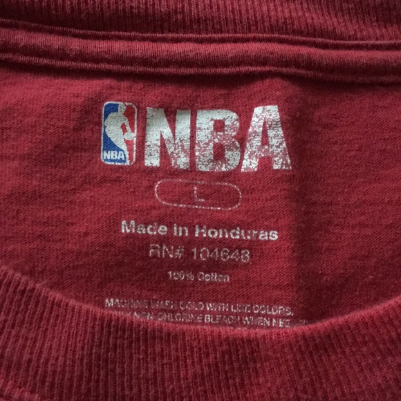 Cleveland Cavaliers basketball t shirt - Picture 3 of 3